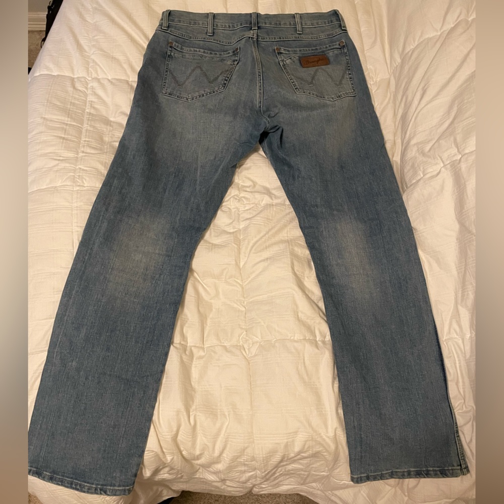 Slim straight 34x34 Wrangler Retros